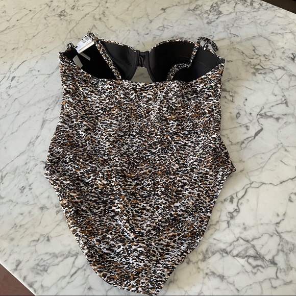 NEW Animal Pattern Gorgeous Swimsuit - Picture 9 of 12